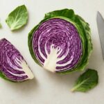 キャベツの中が紫でも食べられる？変色の原因と腐敗との違い、安全に見分けるポイント
