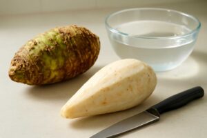 里芋の皮が緑でも食べられる？安全な見分け方と正しい下処理、注意すべきケースを解説