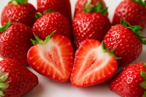 いちごがすっぱい理由は？酸味が強く感じる原因をわかりやすく解説